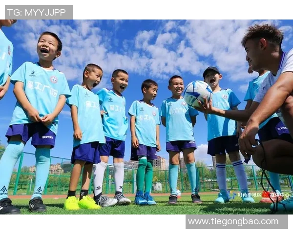 足球明星精彩瞬间剪辑合集让你领略绿茵场上的绝佳技艺与激情时刻 足球明星精彩瞬间剪辑合集让你领略绿茵场上的绝佳技艺与激情时刻