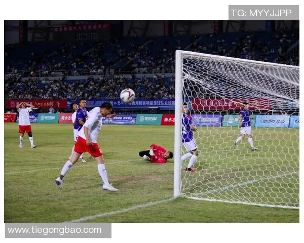 足球明星经典姿势图解详解助你掌握足球技巧与风格展示 足球明星经典姿势图解详解助你掌握足球技巧与风格展示