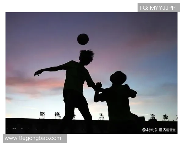 追逐绿茵场上的梦想与激情看足球明星如何点燃我们的热血与幻想