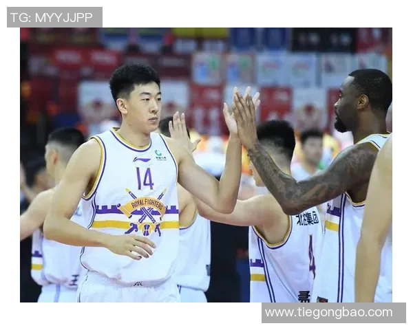 上海篮球队个人能力在邀请赛中的精彩表现与战术分析 上海篮球队个人能力在邀请赛中的精彩表现与战术分析