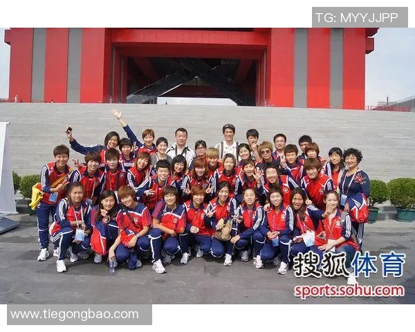 外国足球明星畅游长城感受中华文化魅力与历史底蕴